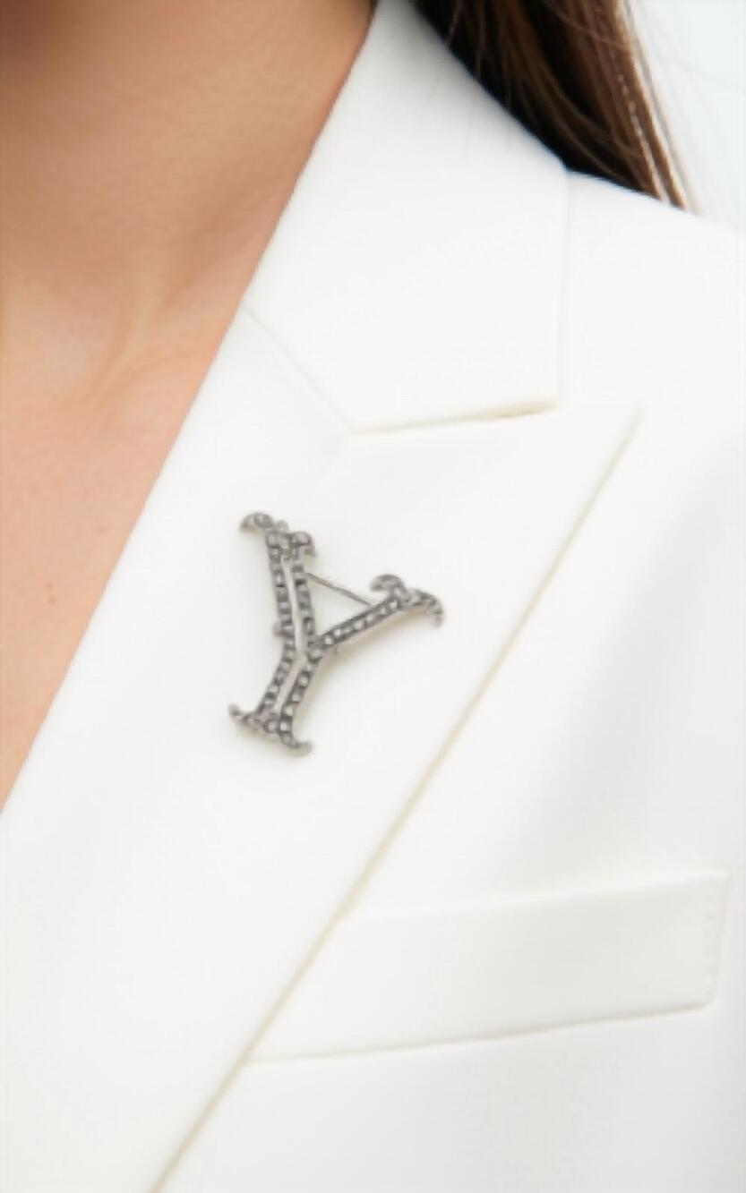 NEW SONYA'S marcasite "y" brooch in silver
